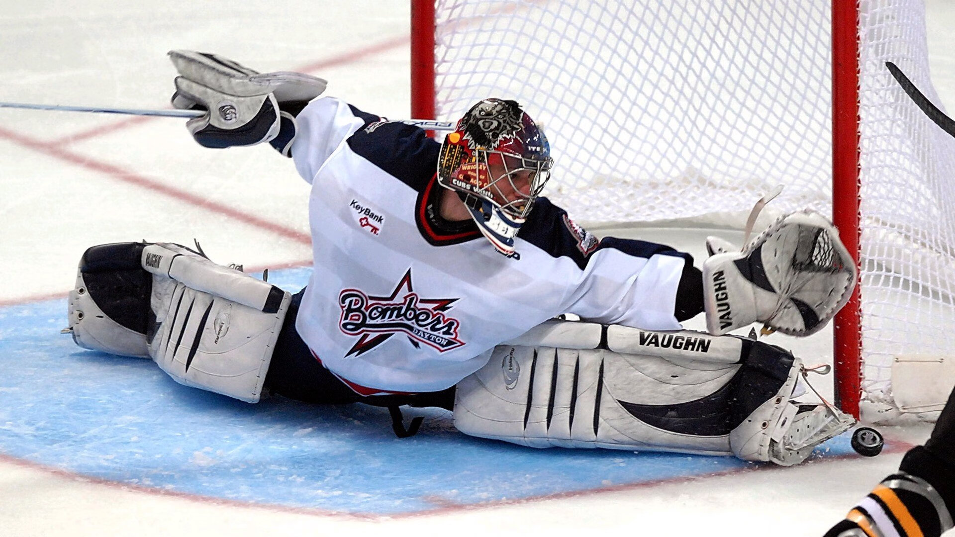 开云体育全站-西甲门神神级扑救，精彩演绎逆境中的守护神，意甲门神